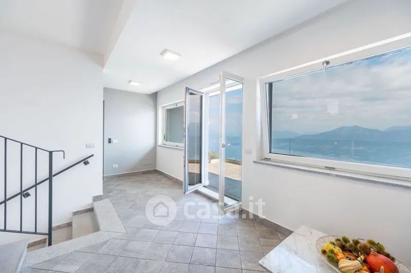 Esik - Modern Villa with Lake View in Pollino