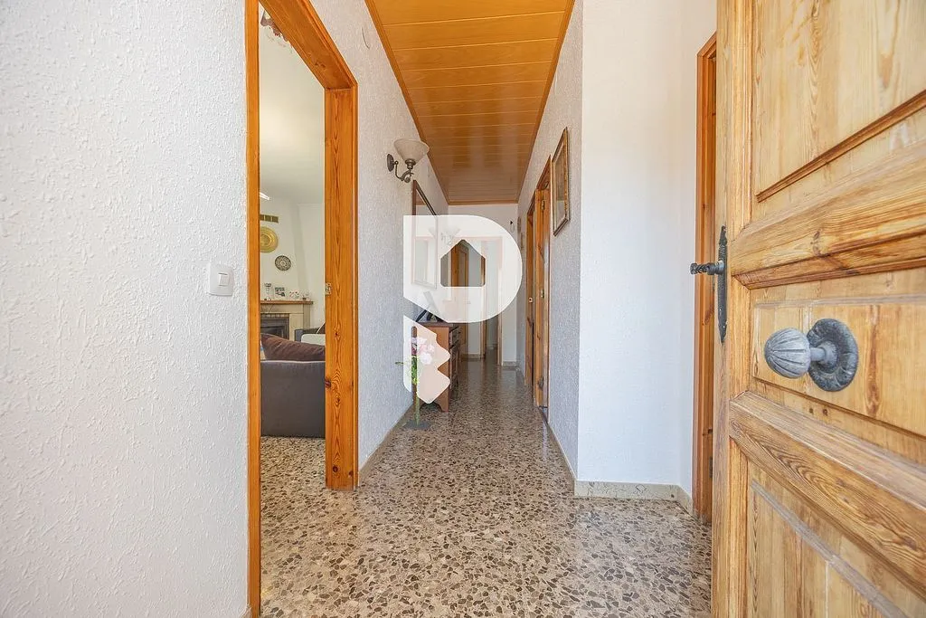 Hallway - Chalet with Pool and Terrace in Corbera de Llobregat