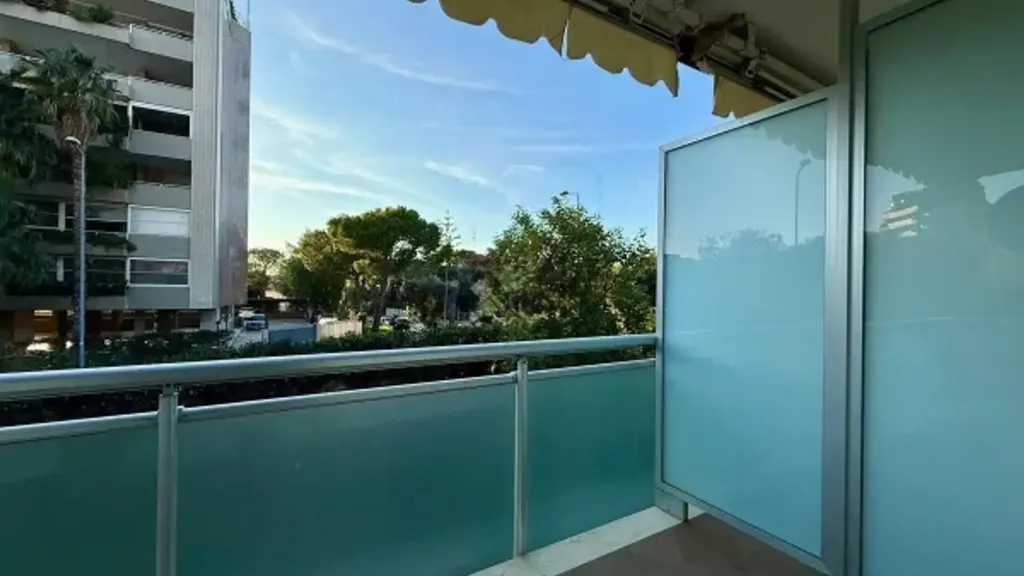 Balcony - Rustic Villa with Garden in Bari