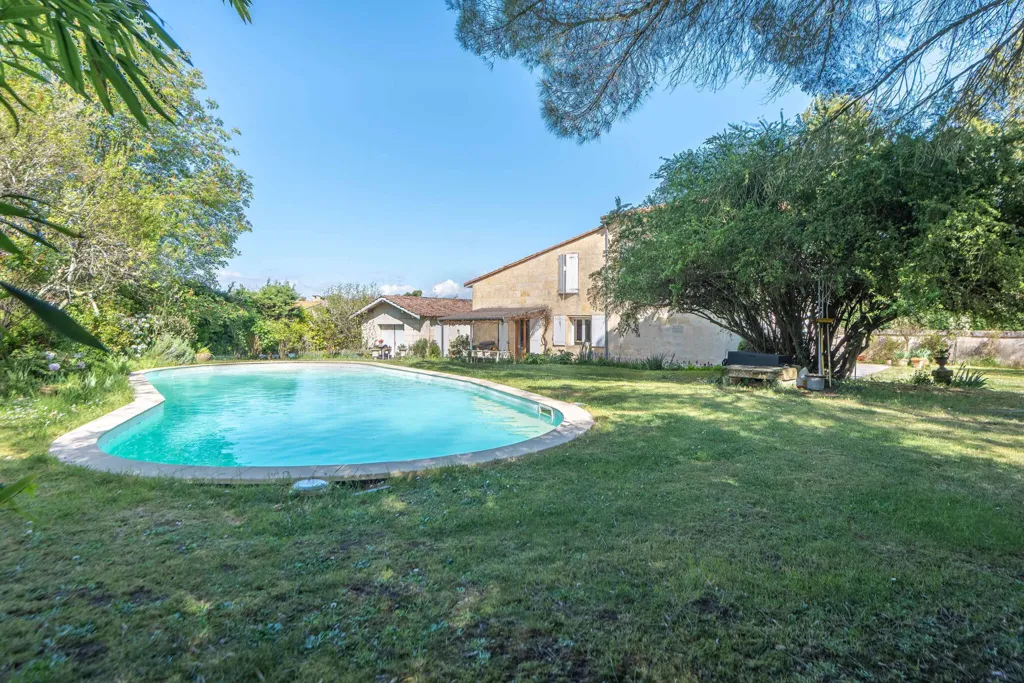 Pool - Luxury House with Pool near Bordeaux