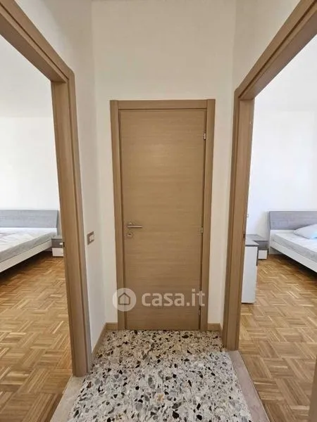 Ingresso - Monolocale con balcone in zona semicentrale a Piacenza