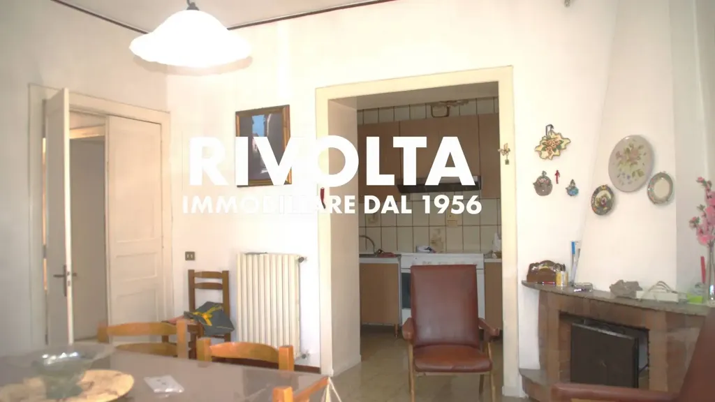 Salle à manger - Three-Storey House with Shop in San Giuseppe Vesuviano