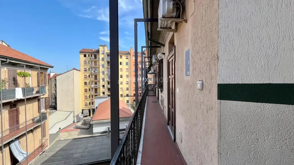 Rõdu - Bright Bilocale with Balcony in Milan