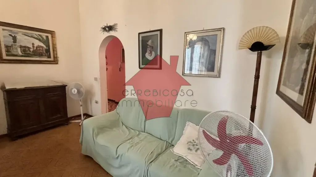 Séjour - Five-Bedroom Apartment with Garden in Empoli