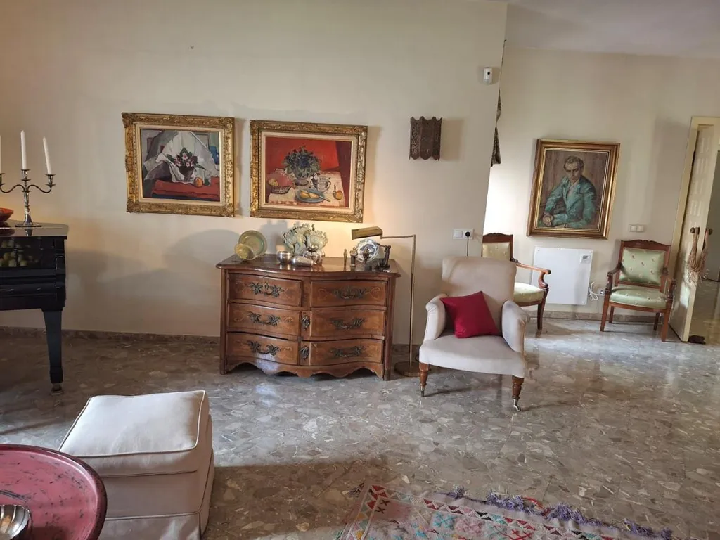 Elutuba - Villa with Development Potential in Marbella