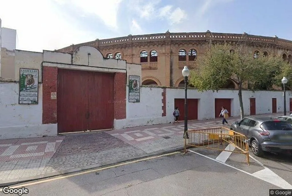 Extérieur - Occupied Flat with Street View in East District