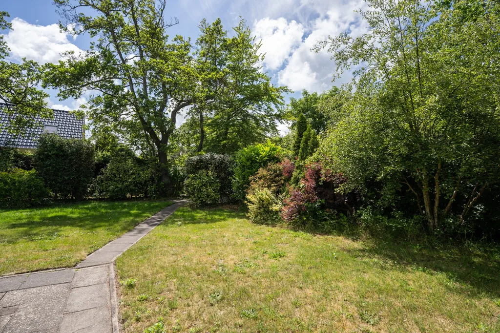 Giardino - Gabled Bungalow with Garden in De Koog