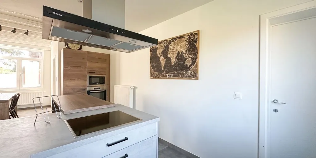 Cuisine - Appartement Charmant avec Garage à Heusden