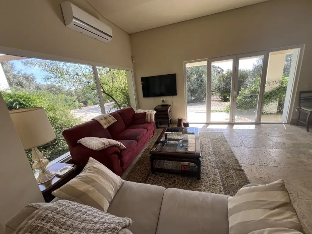 Elutuba - Luxury Farmhouse with Traditional Architecture in Advagar