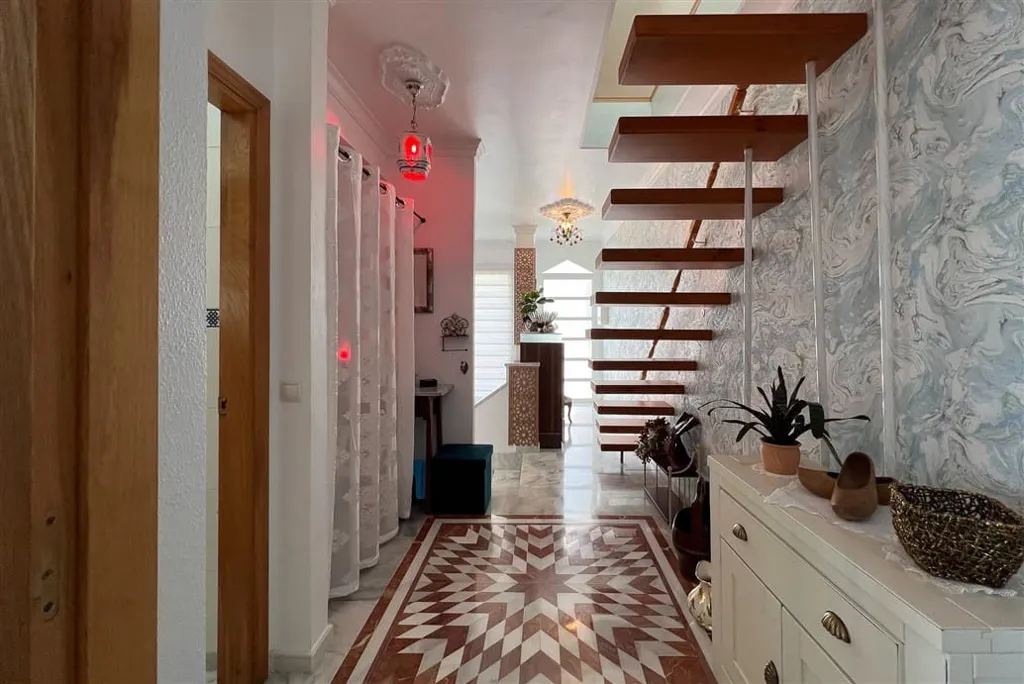 hallway_entrance