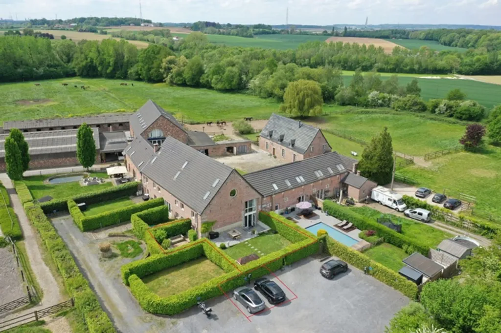 Aerial - Duplex with Garden in Monstreux
