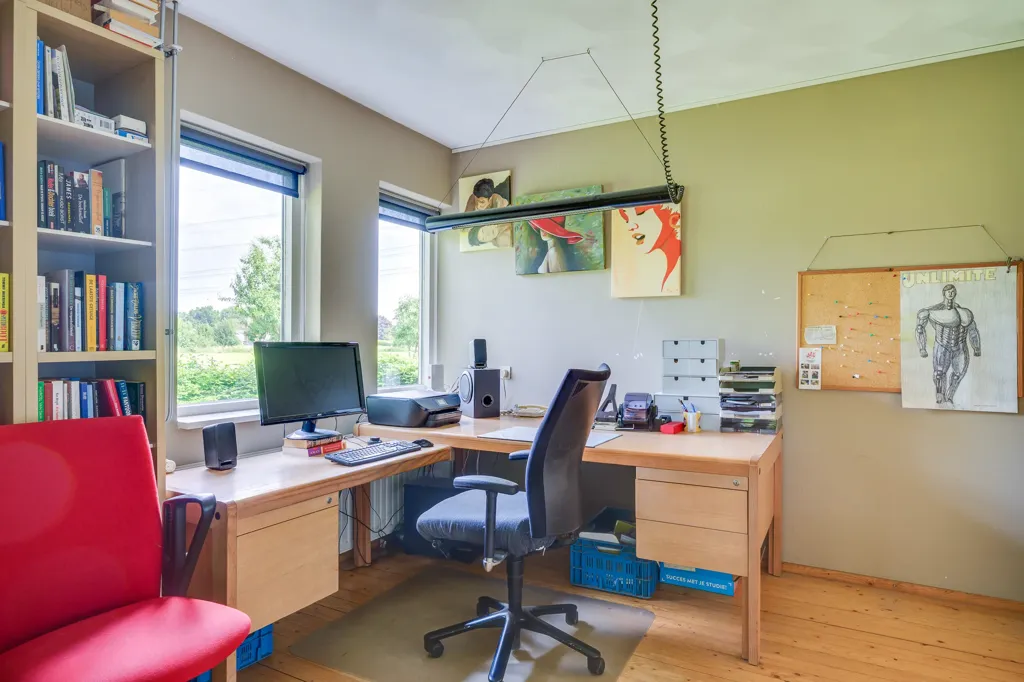 Bureau - Woonboerderij with Looft in Rijkevoort