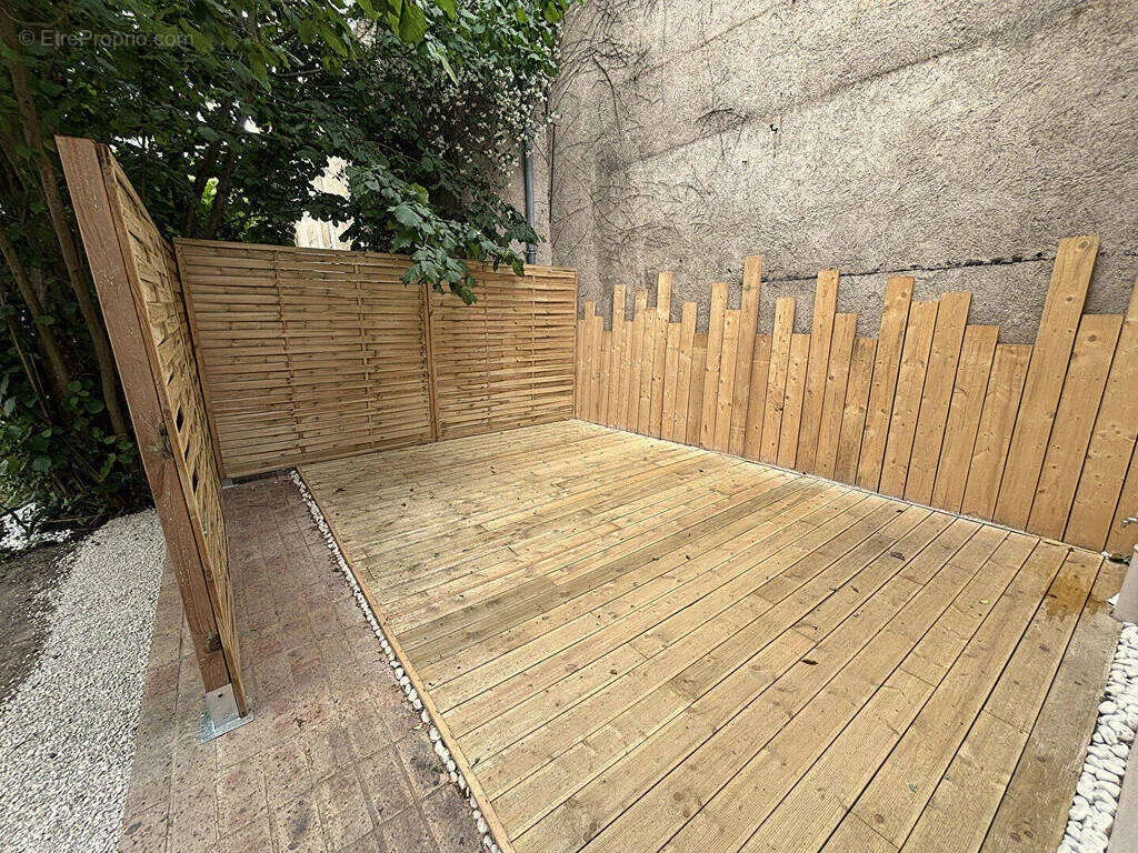 Terrasse - Maison-Appartement avec Espace Extérieur à Bourges