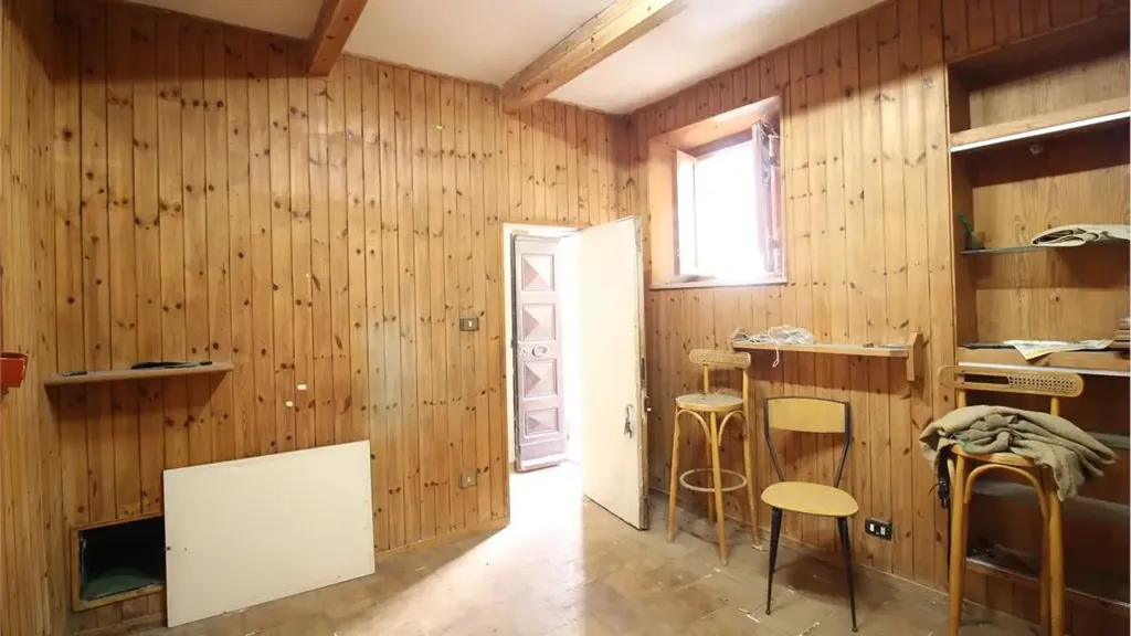 Pièces - Spacious Apartment with Courtyard in Buti