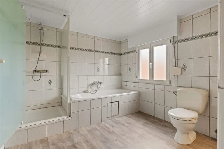 3 magamistoaga maja asukohas Moerbeke