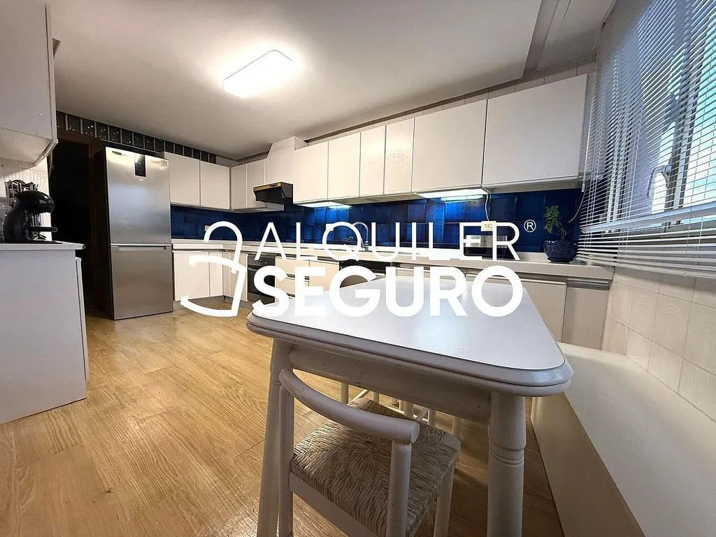 Cuisine - Bright Apartment with Terrace in Elda