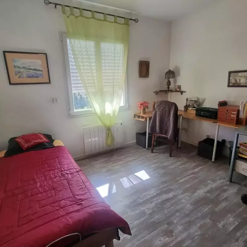 Chambres - Maison Récemment Construite avec Spa à Perchède