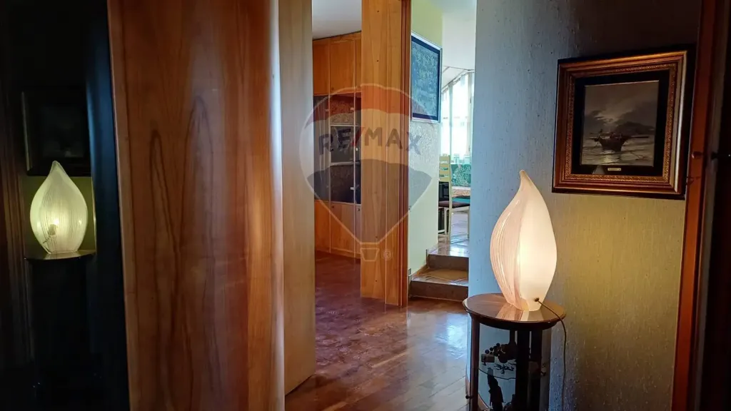 hallway_entrance