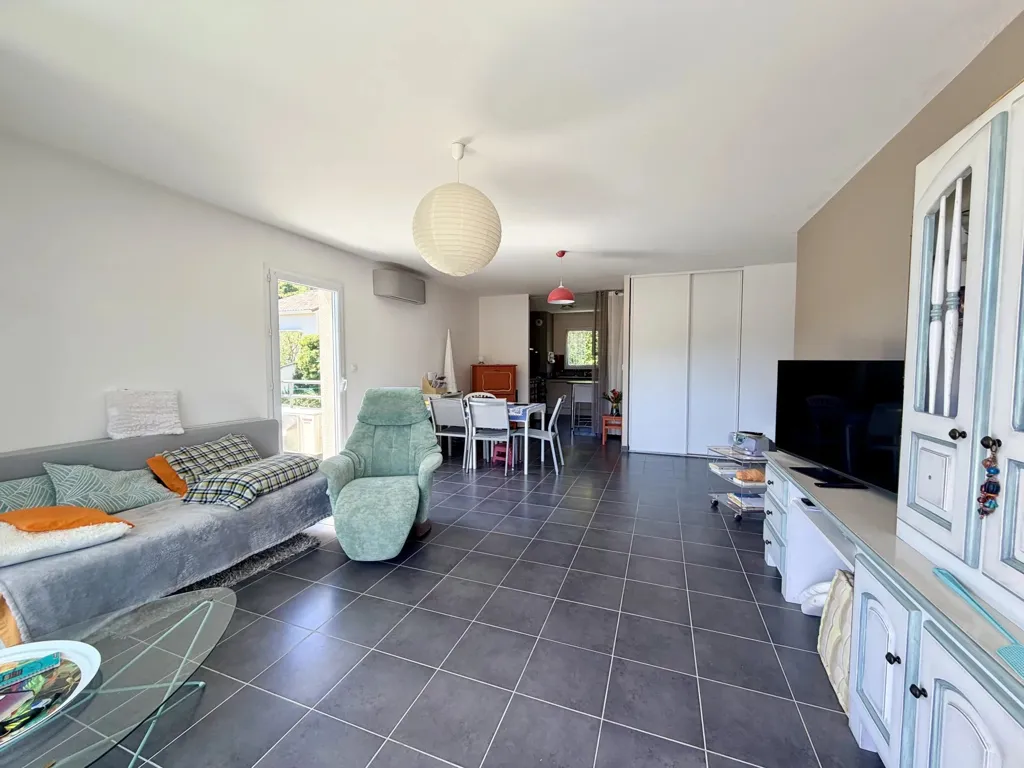 Soggiorno - 3-Bed Apartment with Terrace in Saint-Péray