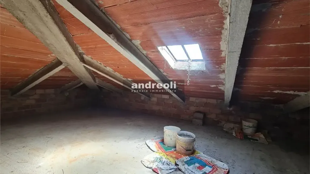 Pièces - Independent House with Courtyard in San Marcello