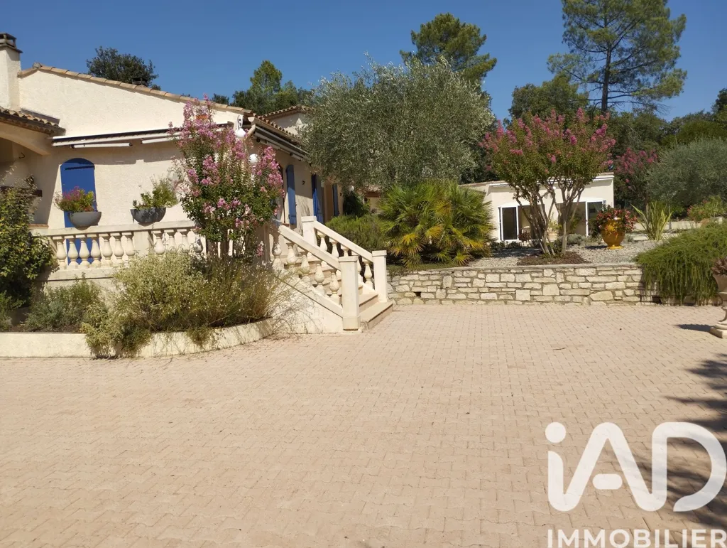 Extérieur - Maison Traditionnelle avec Piscine à Labastide-de-Virac