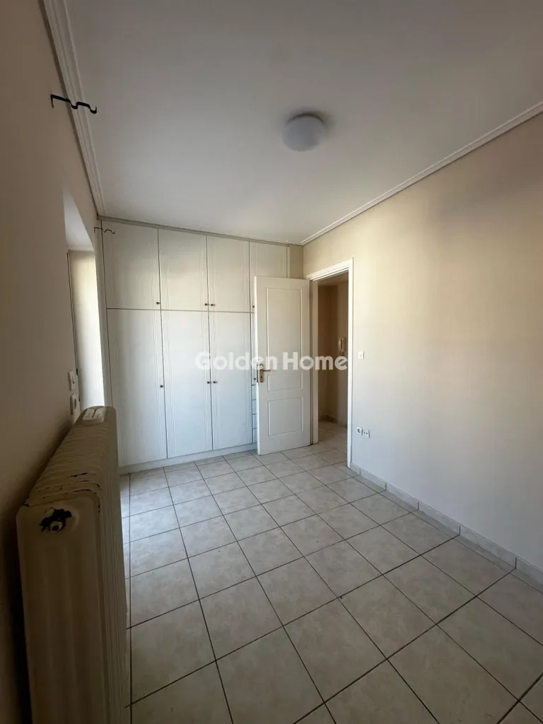 Rooms - Apartment with Balcony View in Athens