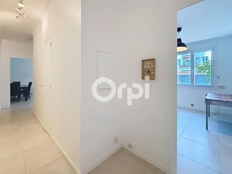 Esik - Furnished Flat with Parking in Perpignan