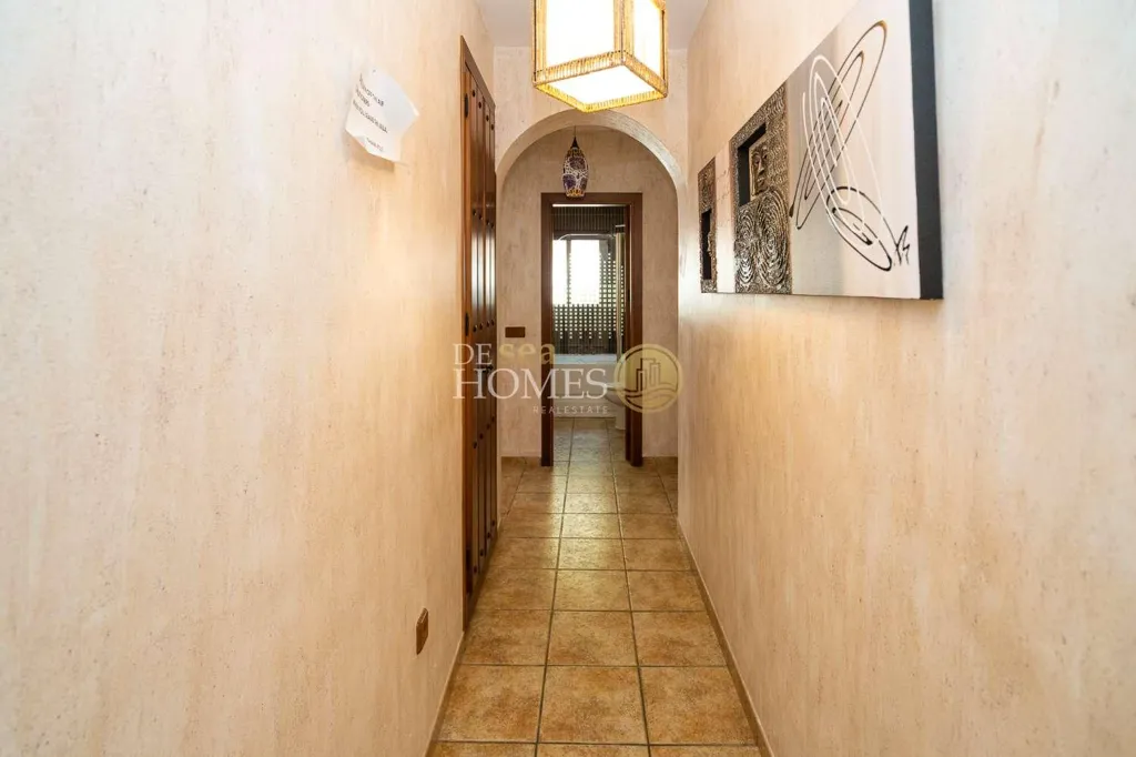 Esik - Detached Villa with Pool in Frigiliana