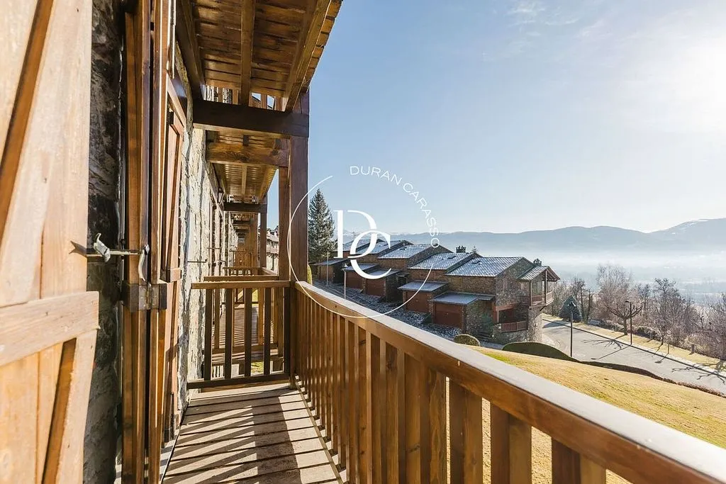 Balcon - Luxury Villa with Mountain Views in Ger