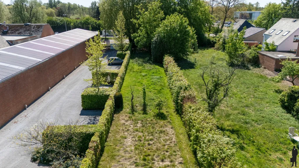 Õhuvaade - Renovated House with Deep Garden in Mol