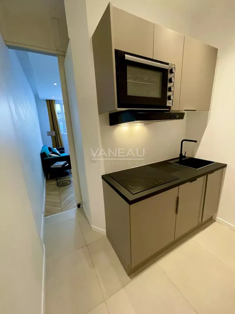 Cuisine - Appartement Meublé avec Climatisation à Paris 16ème