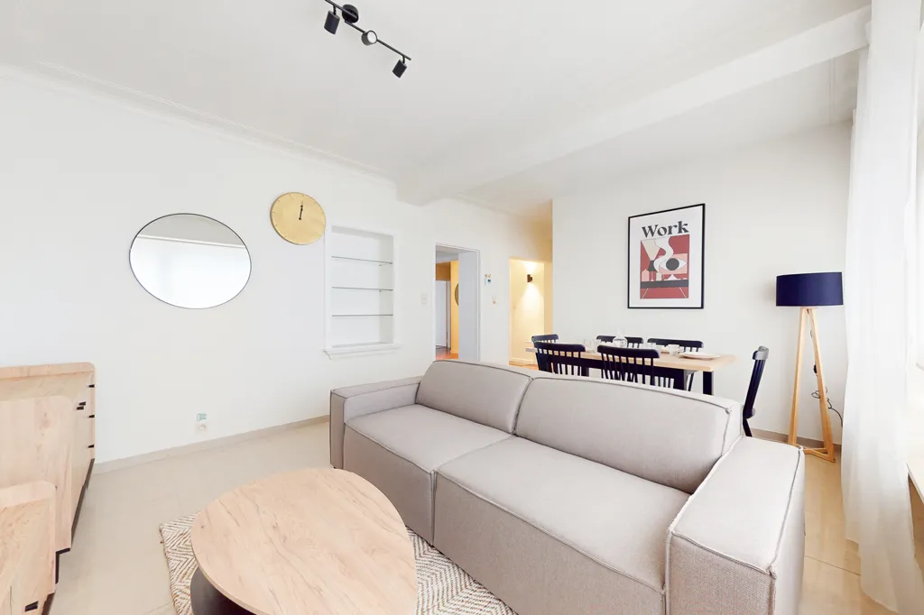 Elutuba - 5-Bedroom Apartment with Terrace in Jette