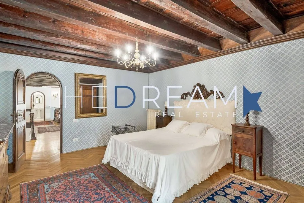 Camere da letto - 5-Bedroom Flat in Historic Building, Lucca