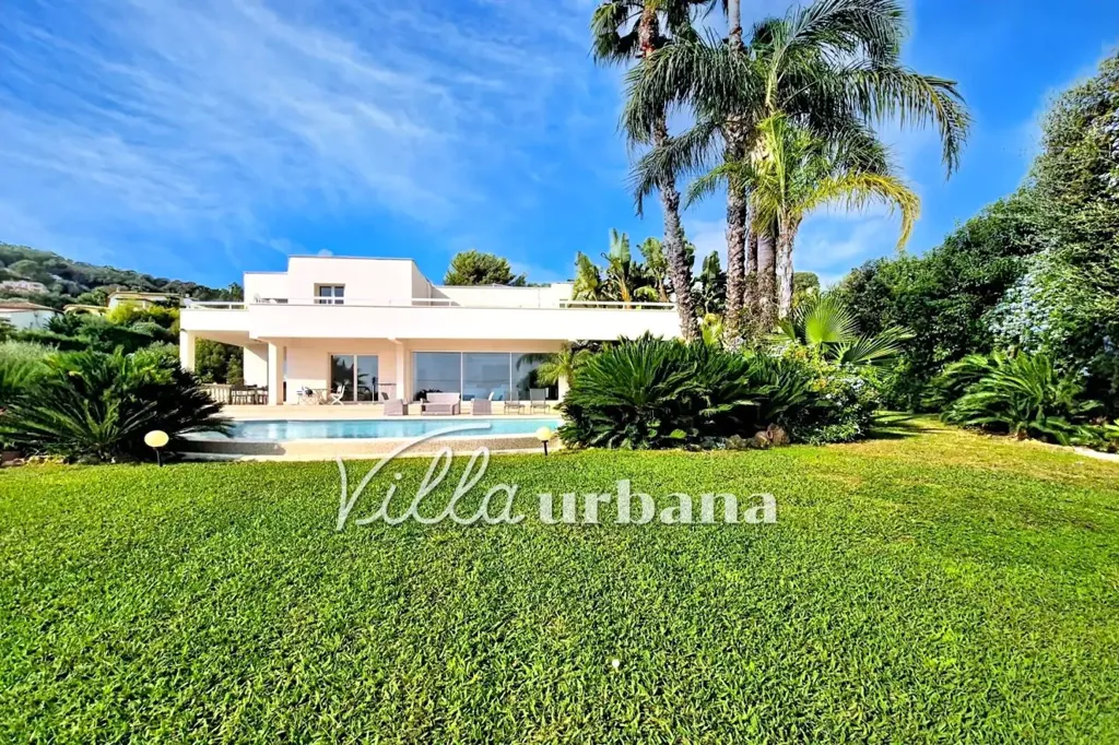 Exterior - House with Sea View and Pool in Antibes