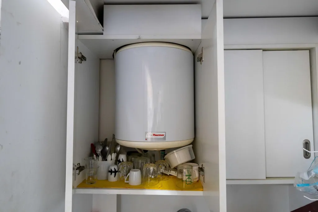 Utility Room - Commercial Property with High Visibility in Almería