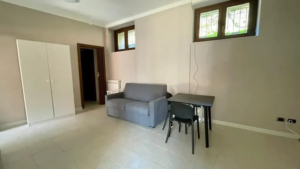 Magamistoad - Monolocale with Open Plan in Gallarate