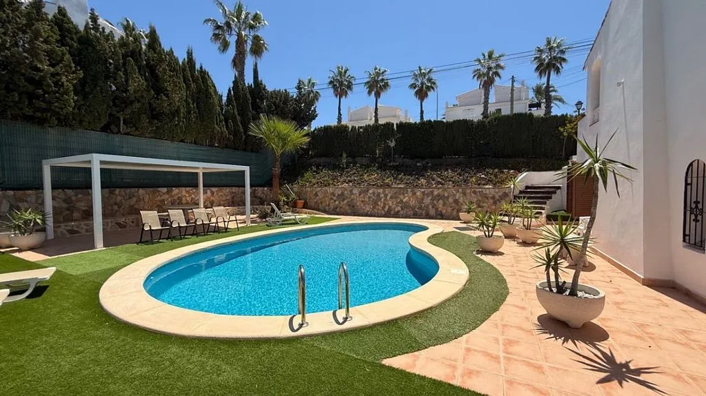 Piscine - Villa with Pool in Orihuela Costa