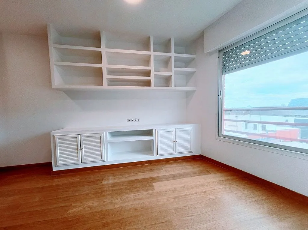 Bureau - Reformed 1-Bed Flat near Príncipe Pío
