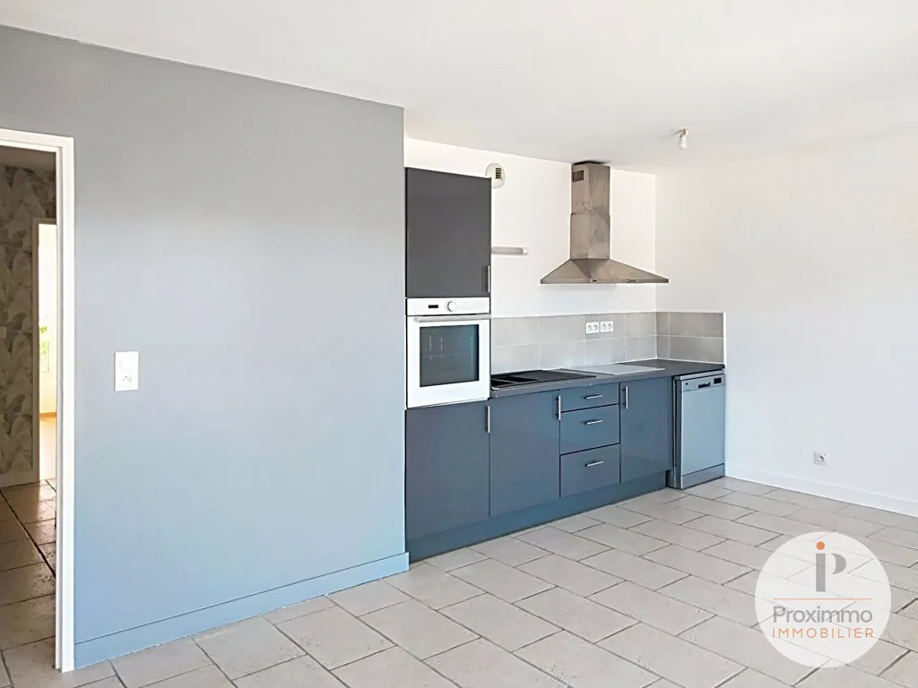 Cucina - 3-Bed Apartment with Balcony in Secure Residence