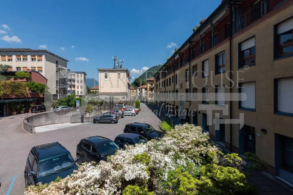 Välivaade - Office with Lake View in Como
