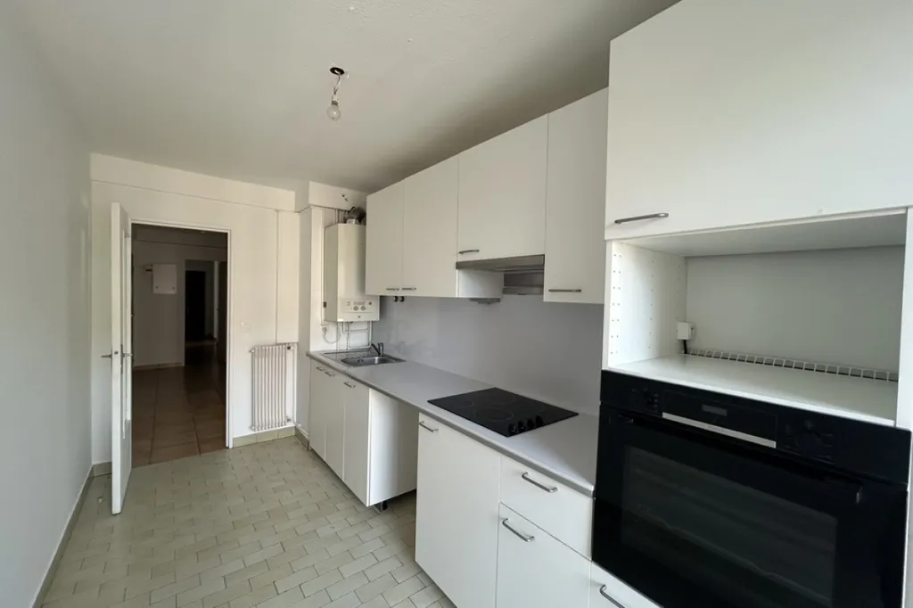 Cucina - Bright Apartment with Balconies in Perpignan