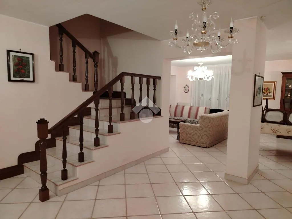 Elutuba - Villa with Garden in Altavilla Irpina