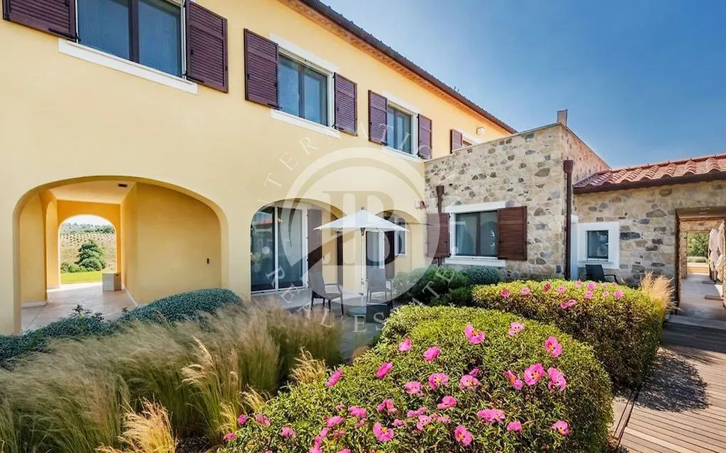 Exterior - Luxury Villa with Panoramic Pool in Manciano, Tuscany