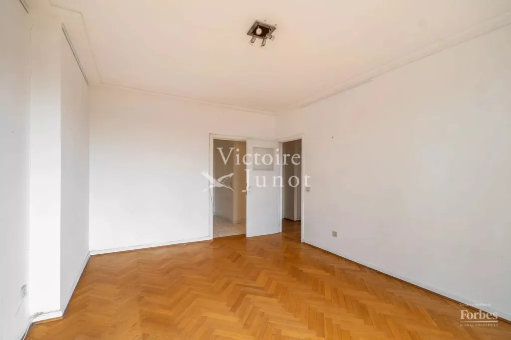 Pièces - Appartement à Rénover avec Terrasse à Montgomery