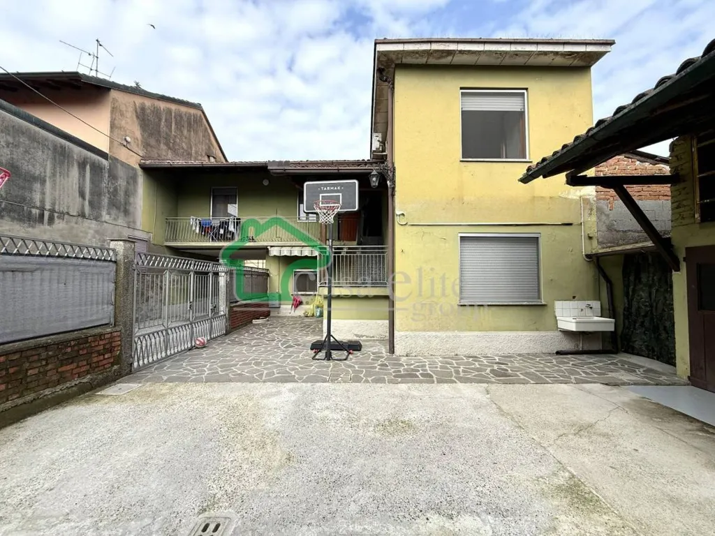 Extérieur - Bifamiliar Villa with Private Garden in Secugnago
