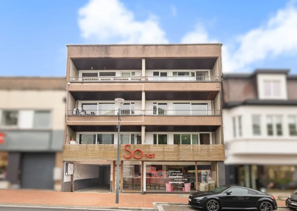 Extérieur - Appartement Rénové avec Terrasse à Waterloo
