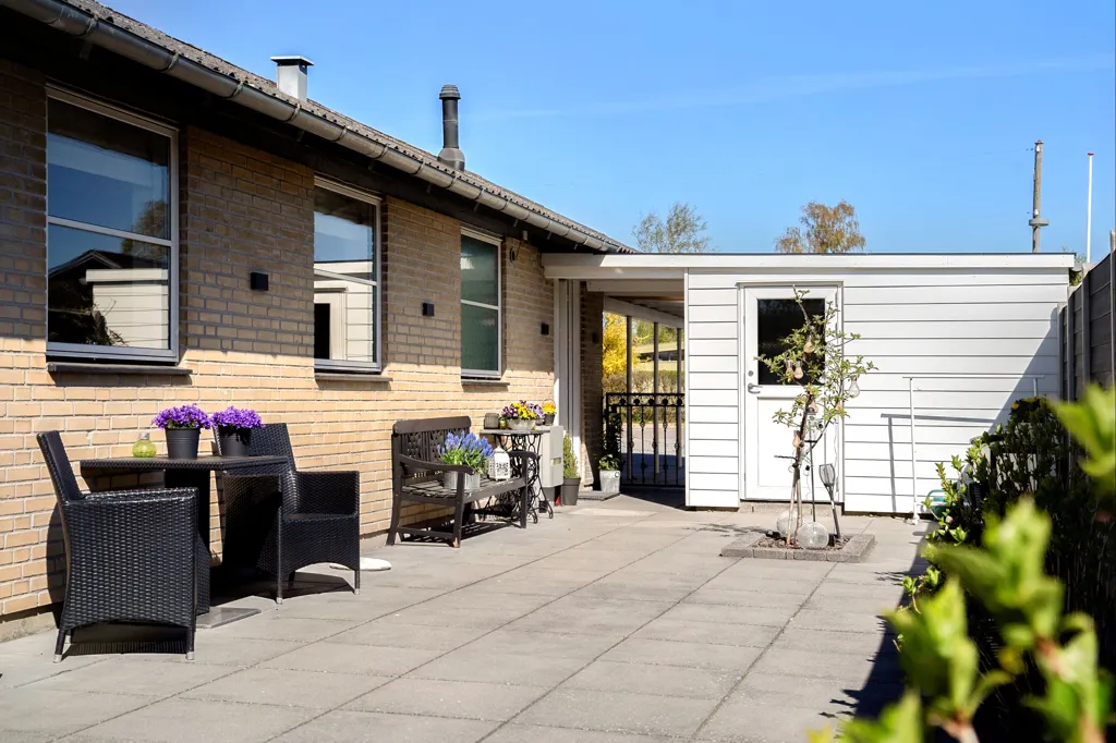 Terrass - Fenced Villa with Garden in Frederikssund