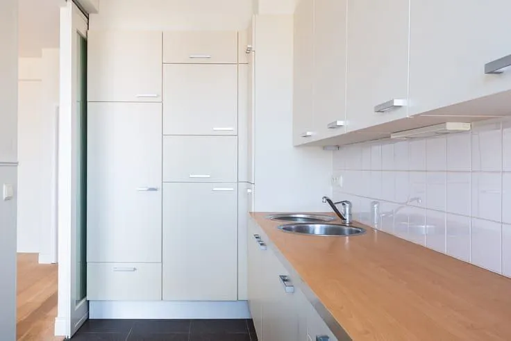 Kitchen - Apartment with Canal View in Antwerp
