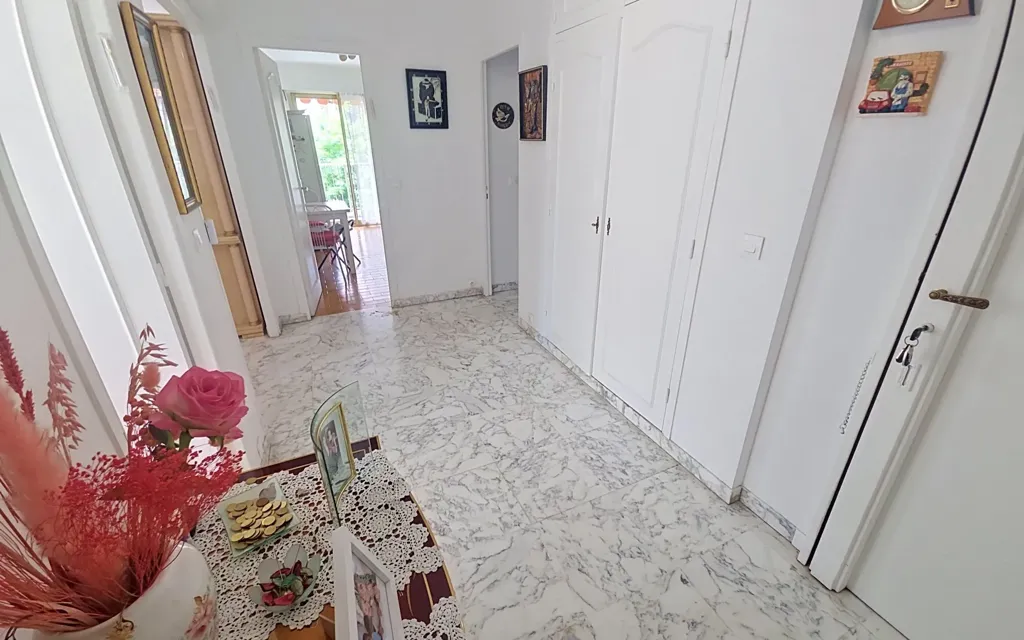Entrée - Appartement Traversant avec Terrasse à Nice