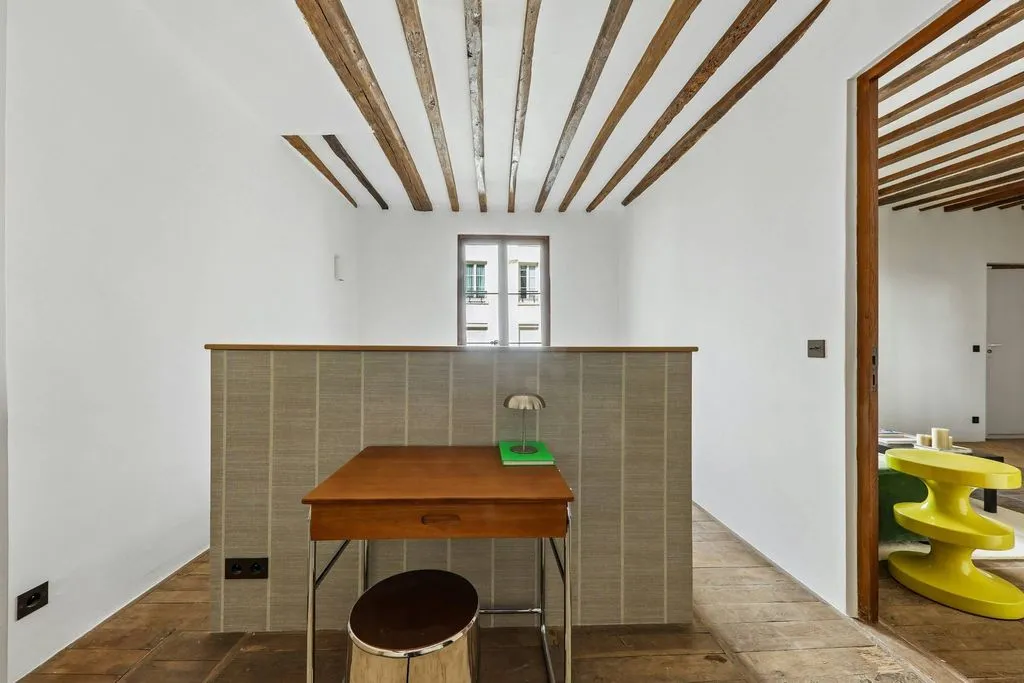 Bureau - Appartement de Luxe avec Vue Cour à Paris